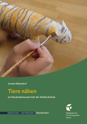 Cover für Tiere nähen im Handarbeitsunterricht der Waldorfschule
